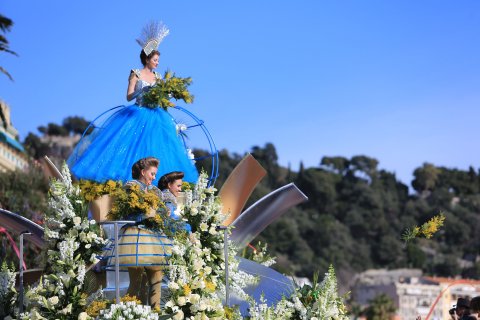 carnaval_de_nice_-_la_bataille_de_fleurs.jpg