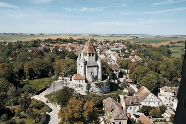 2pprovins-tour_cesar-otprovinscjfbenard.jpg