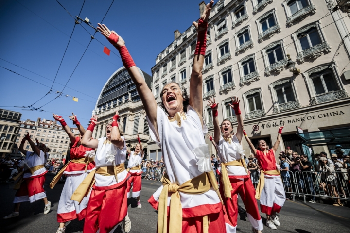 defile_biennale_de_la_danse_2023_hd_cbricerobert_09_1008x672.jpg