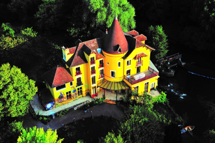 moulin_site_1_cmoulin_jaune.jpg