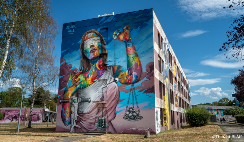 Beschilderde muur in Street Art City